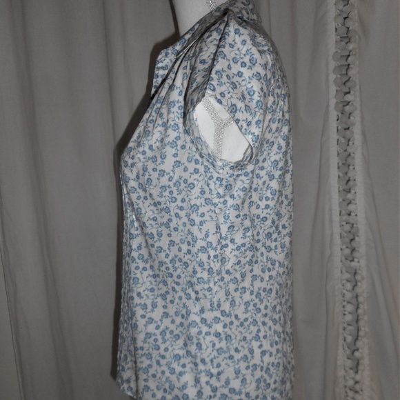 Dress Barn Blue Floral Cotton Button Down Top S - Picture 3 of 6